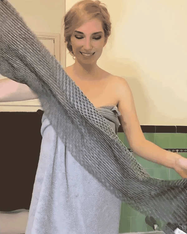 Loravian® Exfoliating Shower Towel